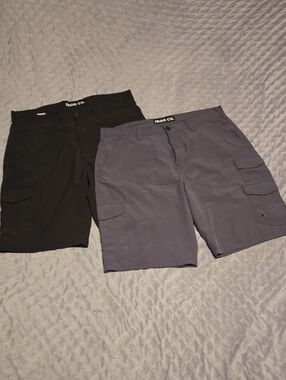 Iron Co. Men's Cargo Shorts - Black and Gray